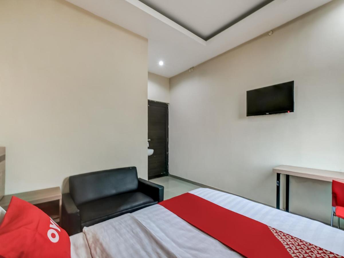 Oyo 90986斯里坎迪阿迪苏西普托酒店 Kalasan 外观 照片